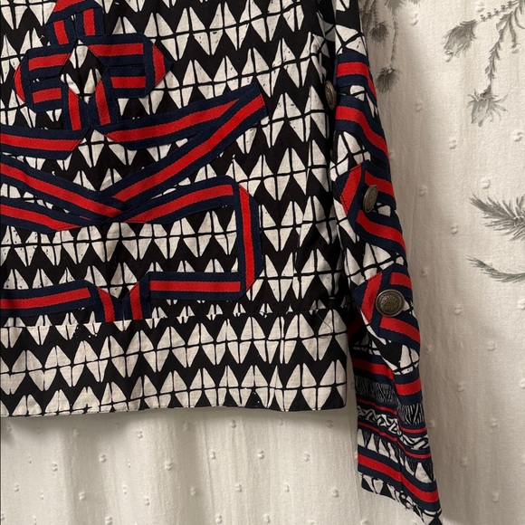 Kewangen Geometric Patterned Jacket - Picture 10 of 10